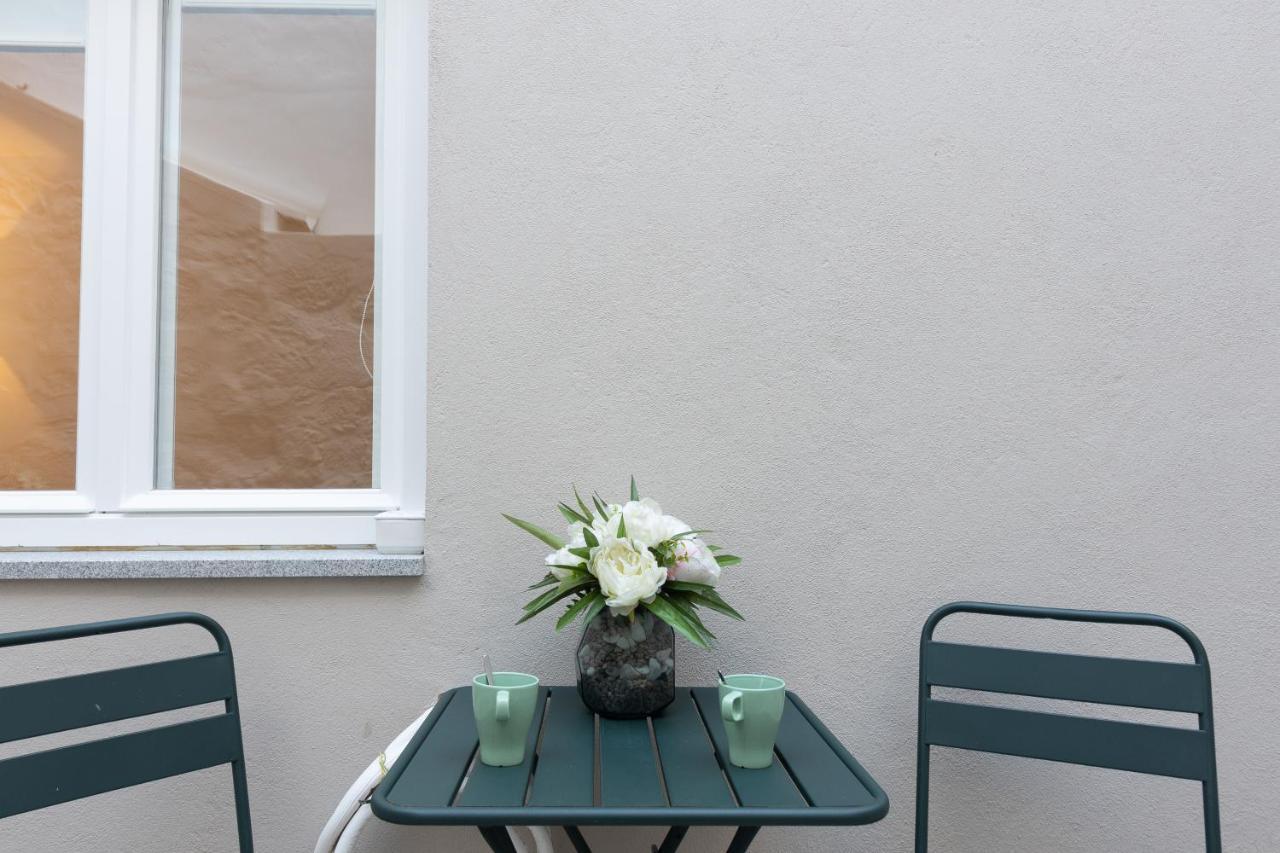 Dona Emilia Guest House & Studio Apartment Building Виана до Кастело Екстериор снимка